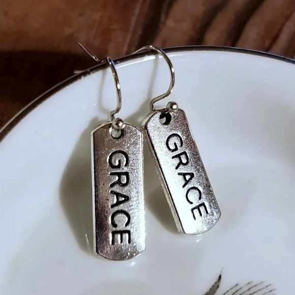 Grace Inspirational Word Message Carved Silver Black Earrings - Picture 1 of 8
